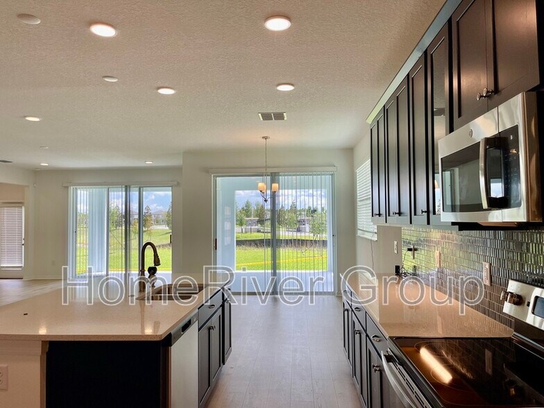 Building Photo - 10701 New Morning Dr