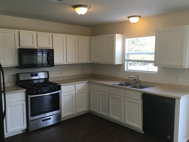 Building Photo - 3500 Banda Ln