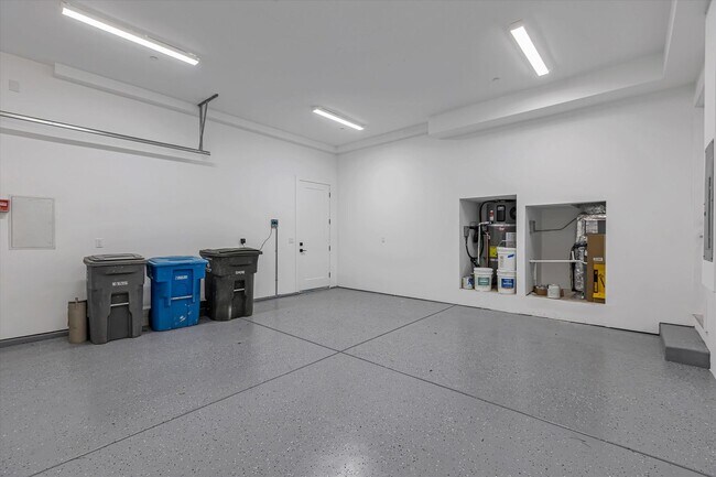 Building Photo - Newer High-Tech Home | Top Schools | Great...