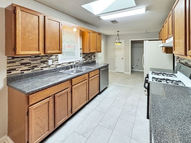 Building Photo - 1497 Chaseway Cir