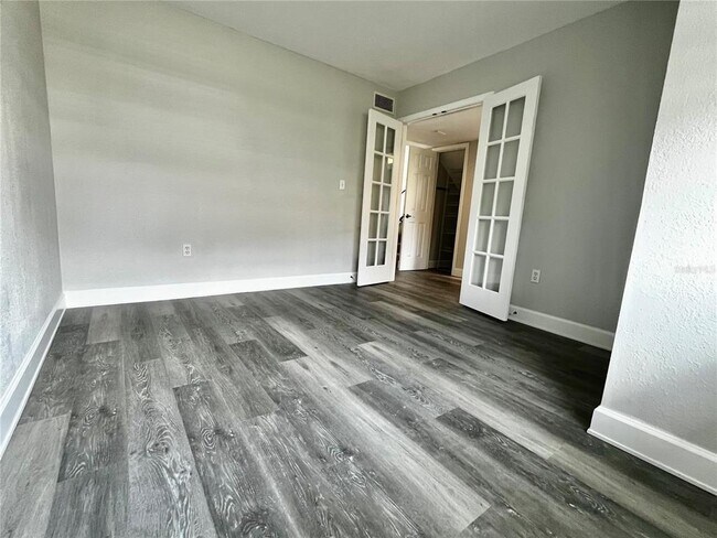 Building Photo - 6490 Cape Hatteras Way NE