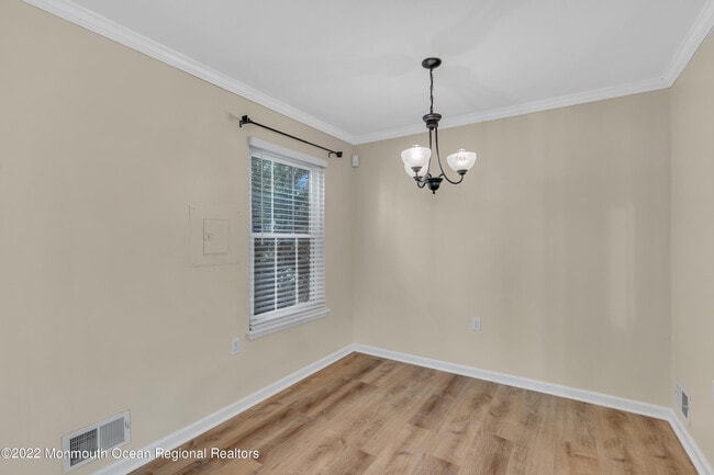 Building Photo - 134 Whispering Oaks Way