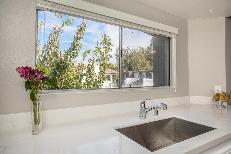 Building Photo - 3709 Summershore Ln