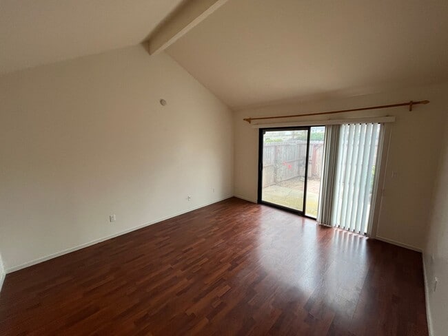 Building Photo - 408 N Center Ct