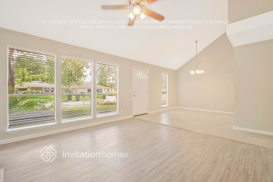 Building Photo - 3691 Ballestero Dr S