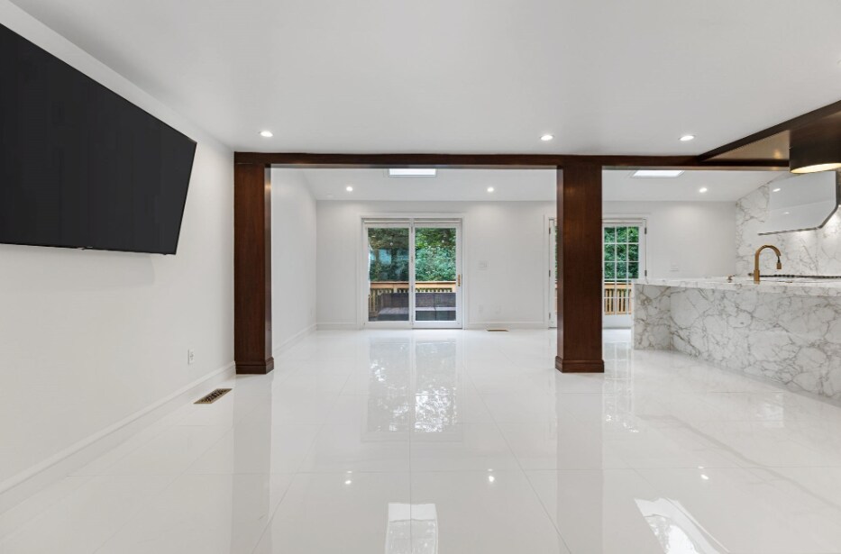 Building Photo - 4 Hadley Rd