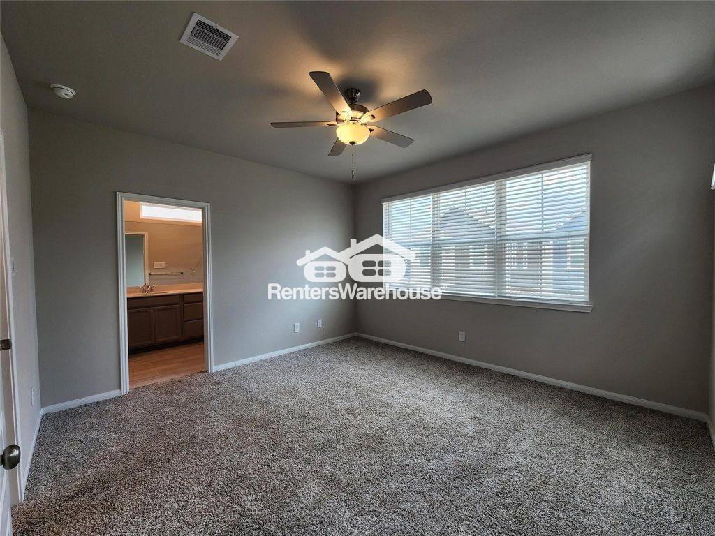 Building Photo - 1513 Lakeline Oak Dr