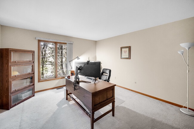 Building Photo - 15538 Royal Glen Ct