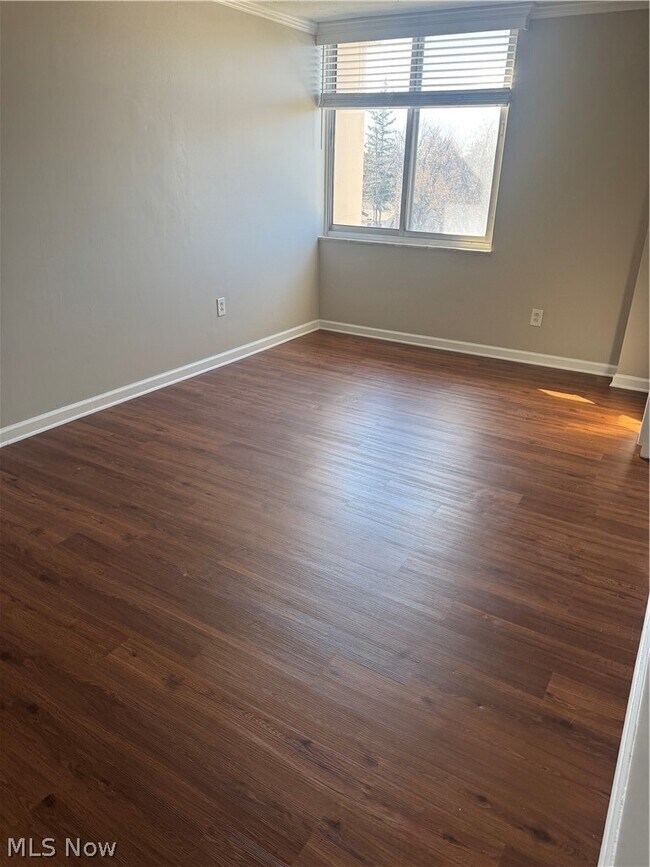 Building Photo - 12900 Lake Ave