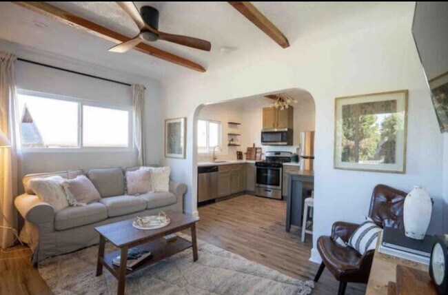 Building Photo - 2708 Cincinnati St