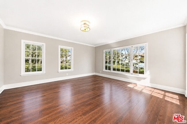 Building Photo - 401 N McCadden Pl