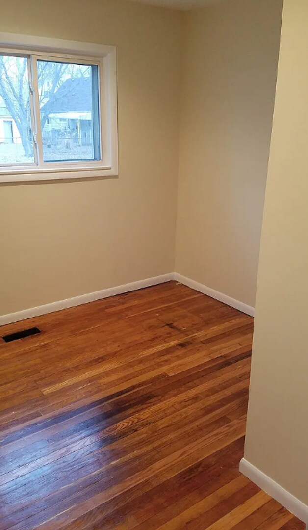 Building Photo - Three Bedroom for Rent!