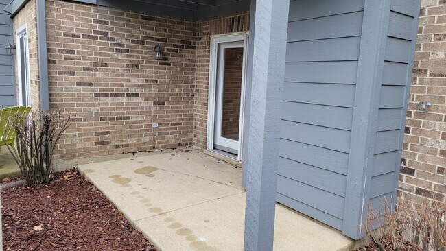 Building Photo - 15 Foxcroft Rd