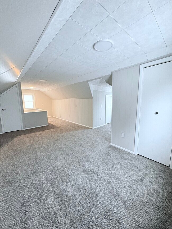 Building Photo - Newly Renovated 3BR 2BA Home w/ Garage + Washer/Dryer in the heart of Wickliffe, OH.