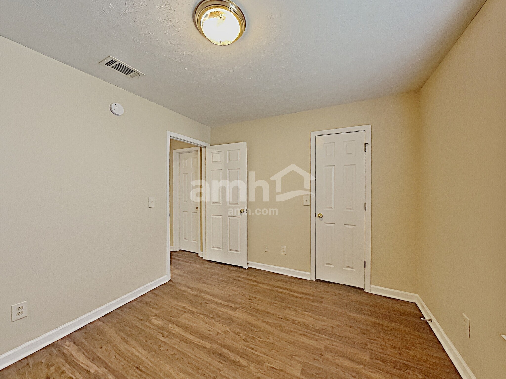 Building Photo - 1200 Larzelere Ln