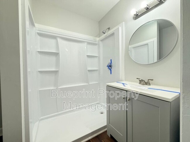 Building Photo - 1701 4th Terrace W