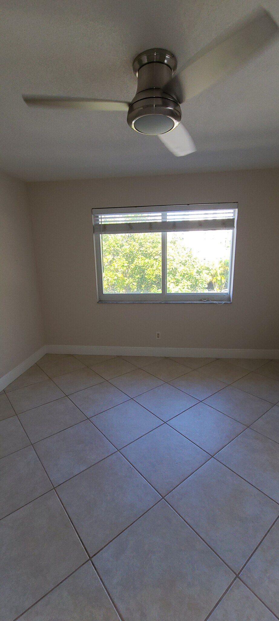 Building Photo - 925 Intracoastal Dr