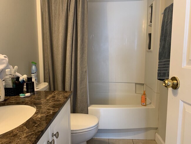 Building Photo - 8-10 Museum Way