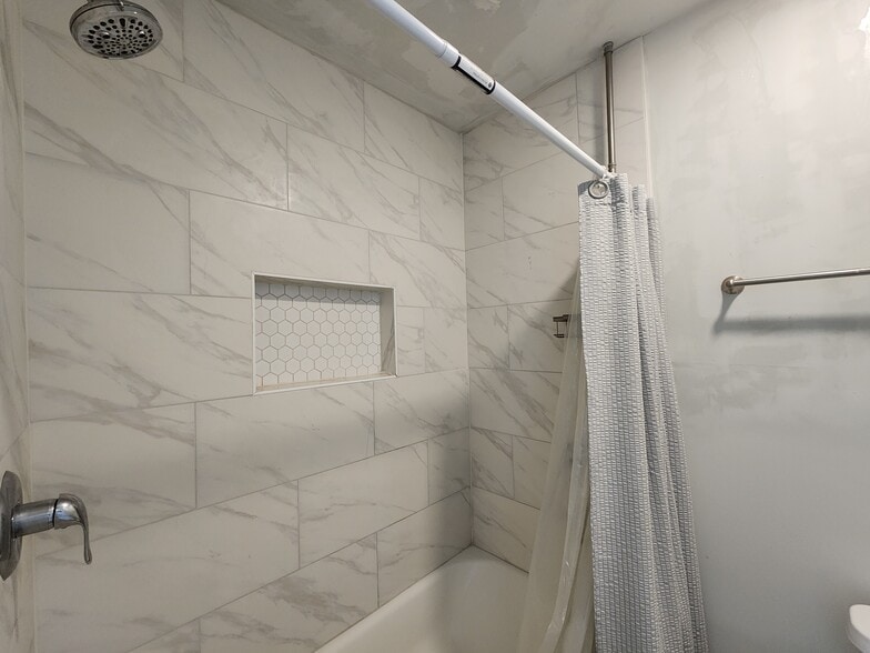 Building Photo - 17571 Graham St