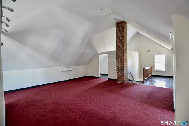 Building Photo - 48 Riverview Pl