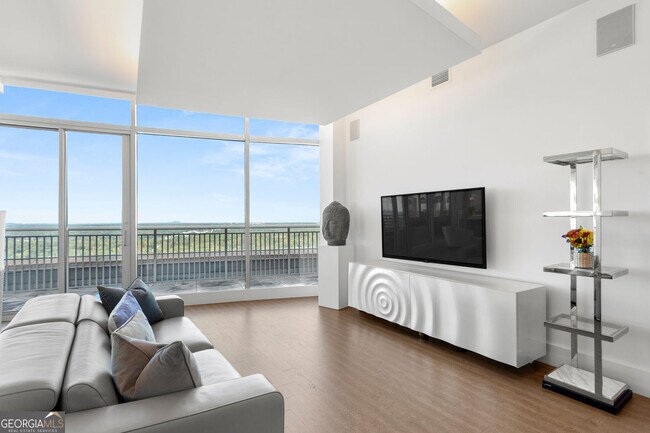 Building Photo - 3338 Peachtree Rd NE