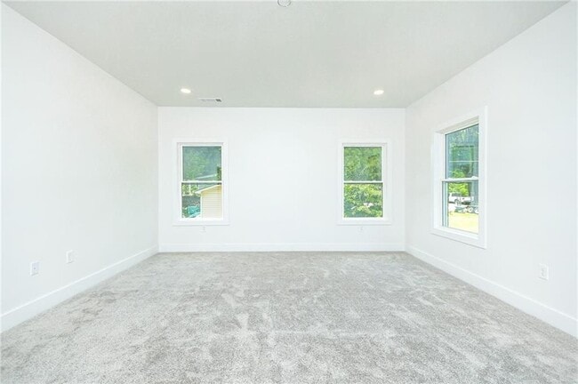 Building Photo - 3604 Pineview Cir NW