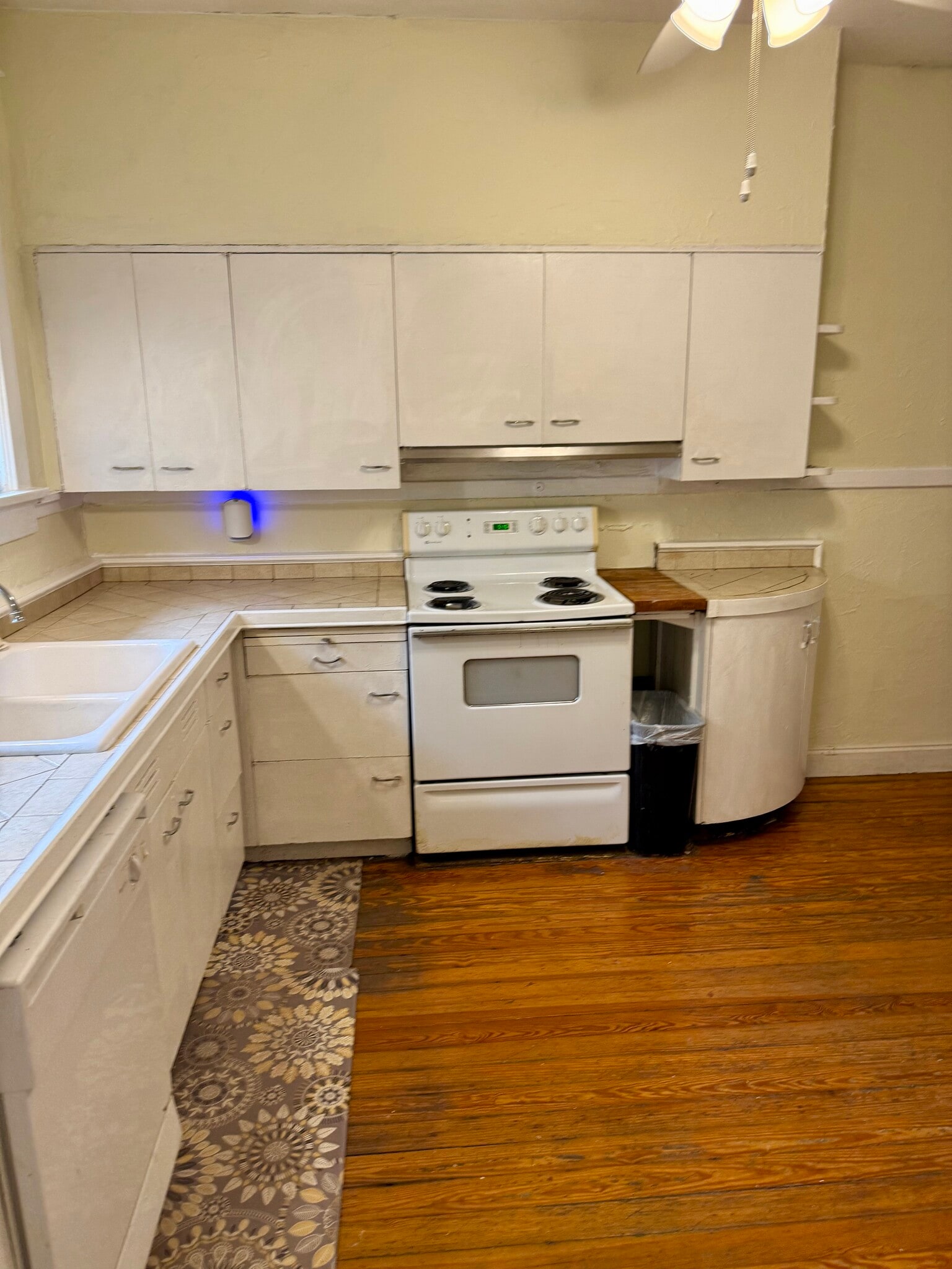 Building Photo - 2100 University Cir