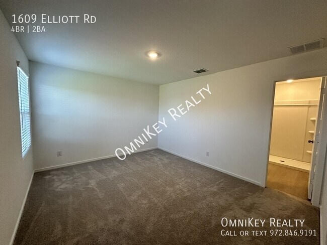 Building Photo - 1609 Elliott Rd