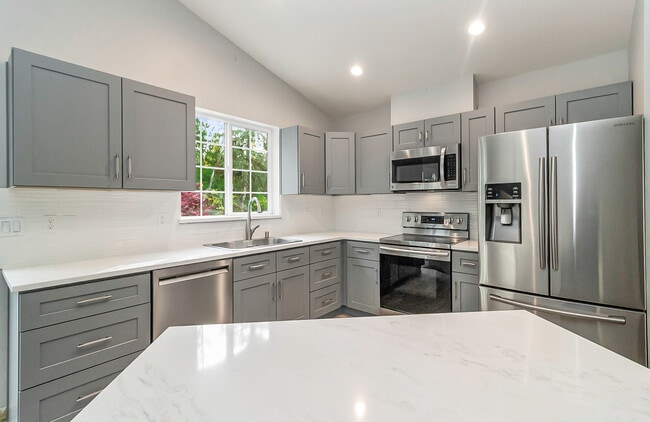 Building Photo - 2132 87th Ave SE