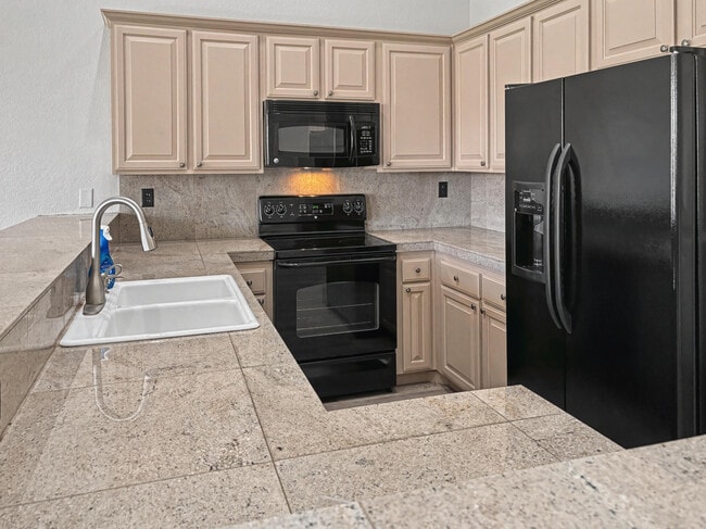 Building Photo - 76915 Turendot St