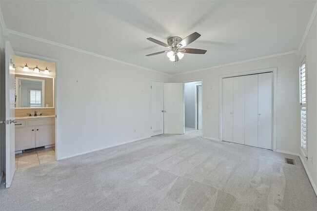 Building Photo - 8720 Raven Ave