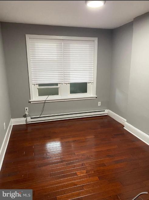 Building Photo - 613 E 12th St