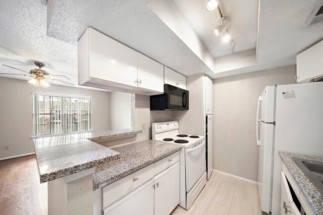 Building Photo - 7402 Alabonson Rd