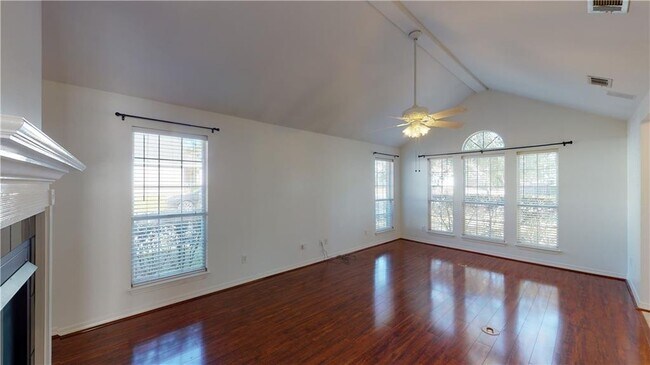 Building Photo - 1000 Henckley Ave