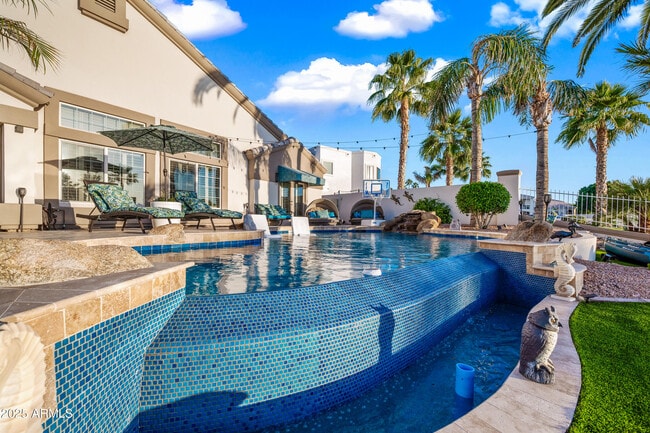 Building Photo - 1817 E Willow Tree Ct