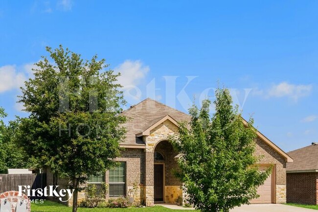 Building Photo - 803 Huddleston Ct