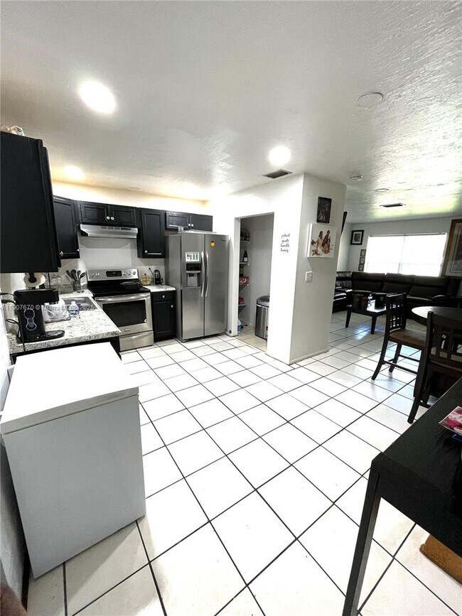 Building Photo - 5930 NW 20th St