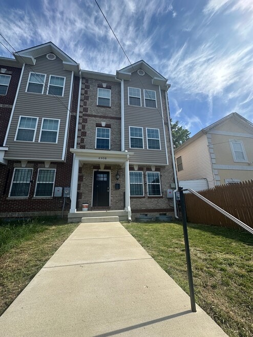 Building Photo - 4908 D St SE