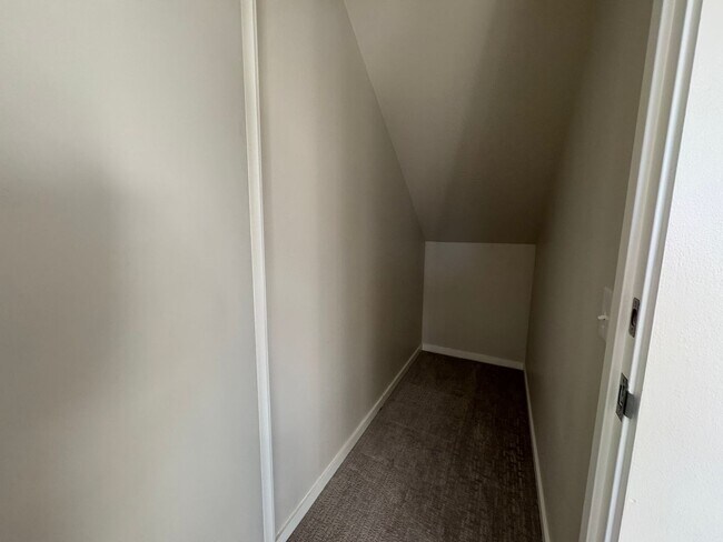 Building Photo - Breathtaking views of Chuckanut Bay!!