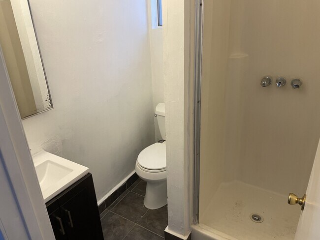 Building Photo - 3957 Tilden Ave