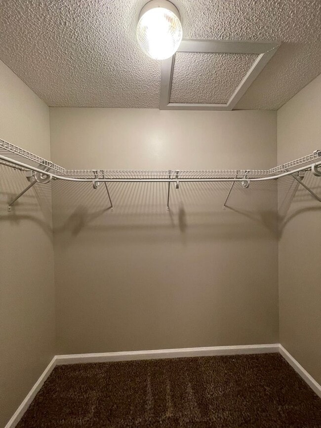 Building Photo - Courtyard Subdivision!!