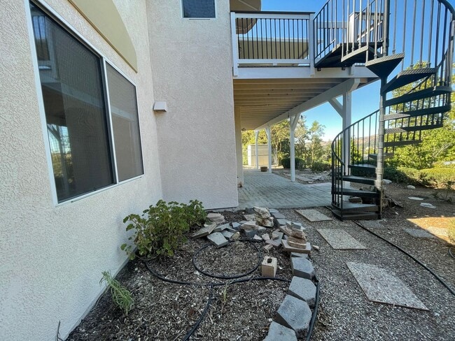 Building Photo - 1535 Via Arroyo