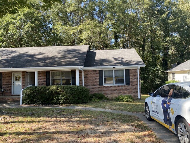 Building Photo - Spacious 2-Bed, 2-Bath Home in Simpsonvill...