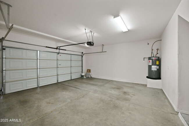 Building Photo - 605 W Latona Rd