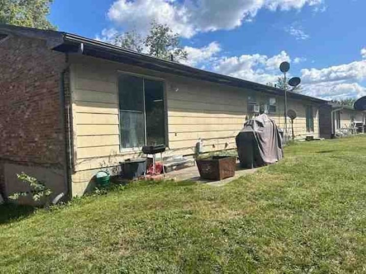 Building Photo - 1659 S Sonora Dr