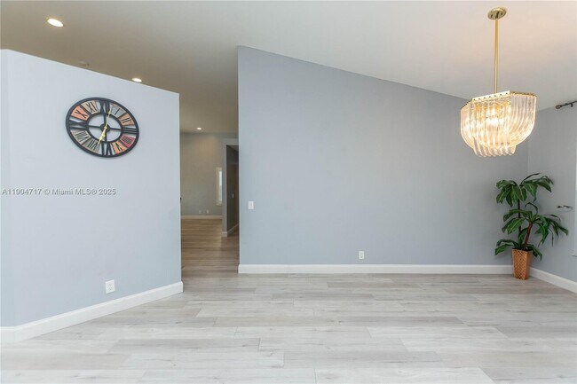 Building Photo - 642 Heritage Dr