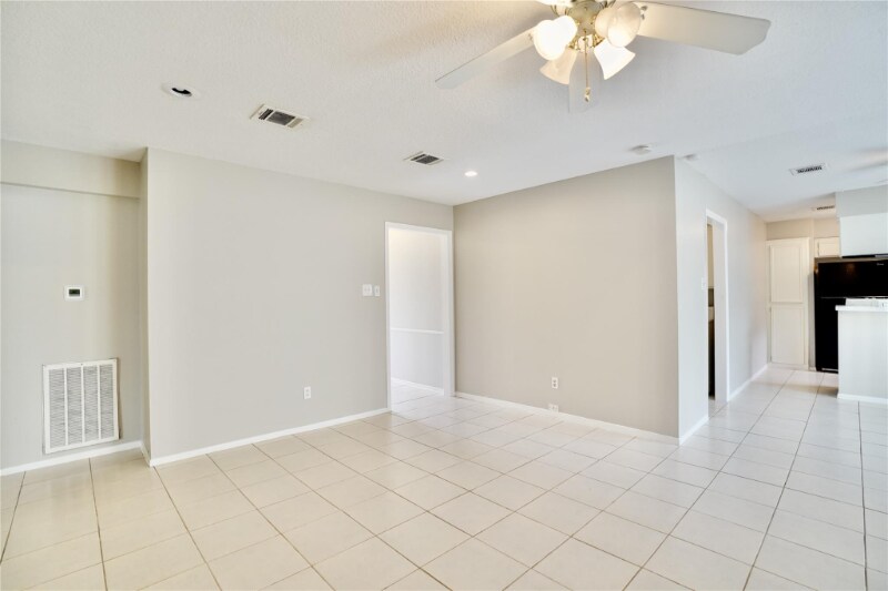 Building Photo - 10811 Sugar Hill Dr