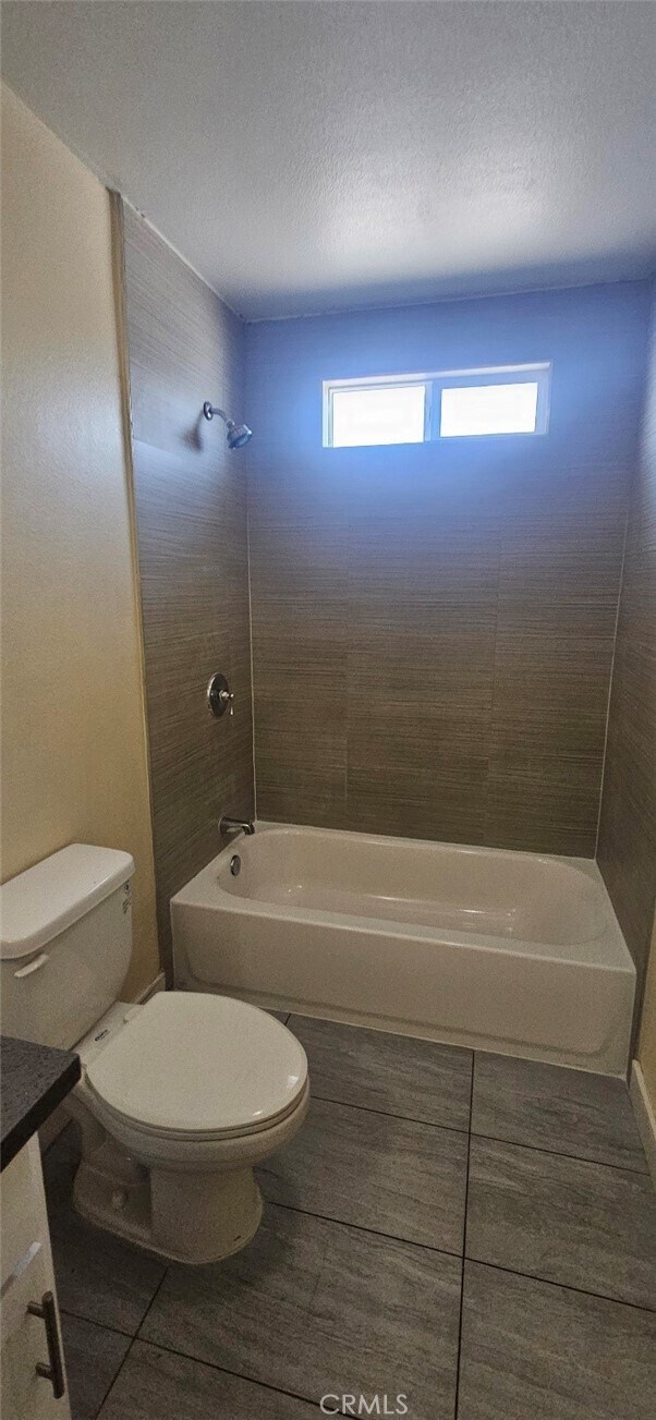 Building Photo - 1631 E 85th St