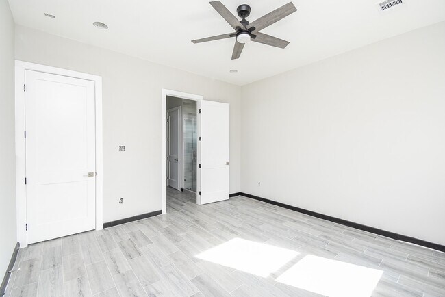 Building Photo - 209 Silverleaf Rd