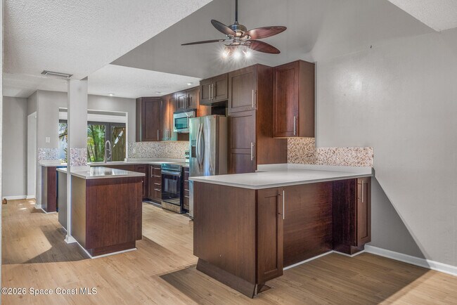 Building Photo - 405 Hawthorne Ct